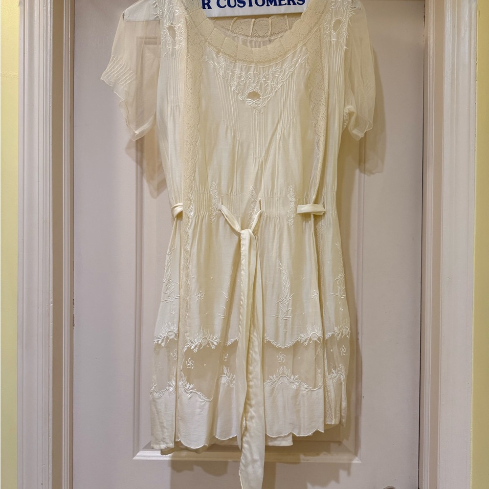 Elegant Vintage Cream Silk Lace Dress